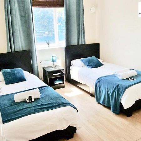2 Bedroom Apartment At Dagenham , Adonai Serviced Accommodation, Free Wifi And Parking Luaran gambar