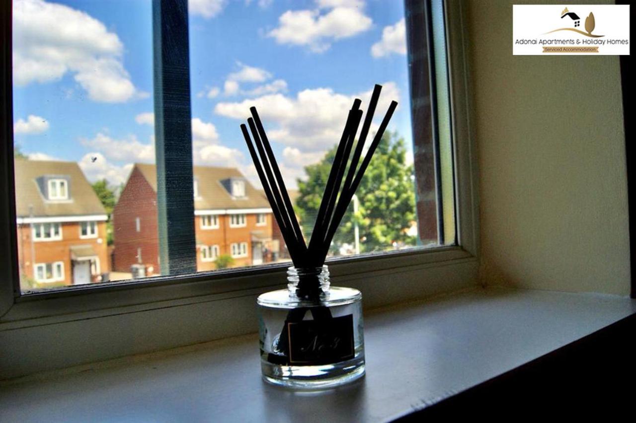 2 Bedroom Apartment At Dagenham , Adonai Serviced Accommodation, Free Wifi And Parking Luaran gambar