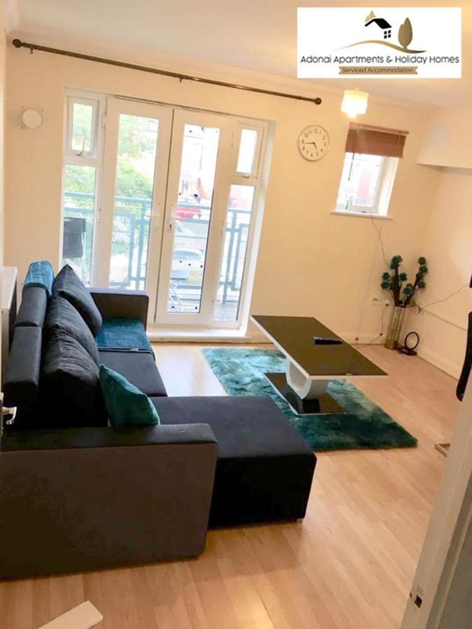 2 Bedroom Apartment At Dagenham , Adonai Serviced Accommodation, Free Wifi And Parking Luaran gambar